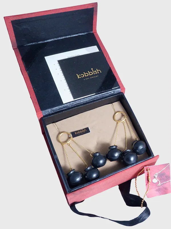 Sikahar Earrings Black